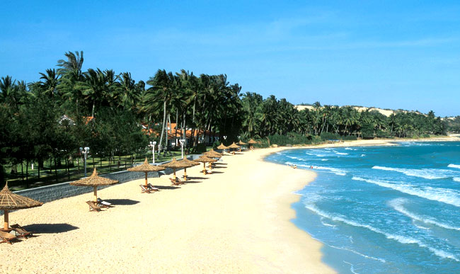 Mỹ Khê là bãi biển đẹp nhất Việt Nam.